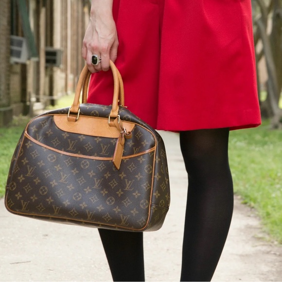 LOUIS VUITTON Monogram Deauville Bag - Picture 11 of 13